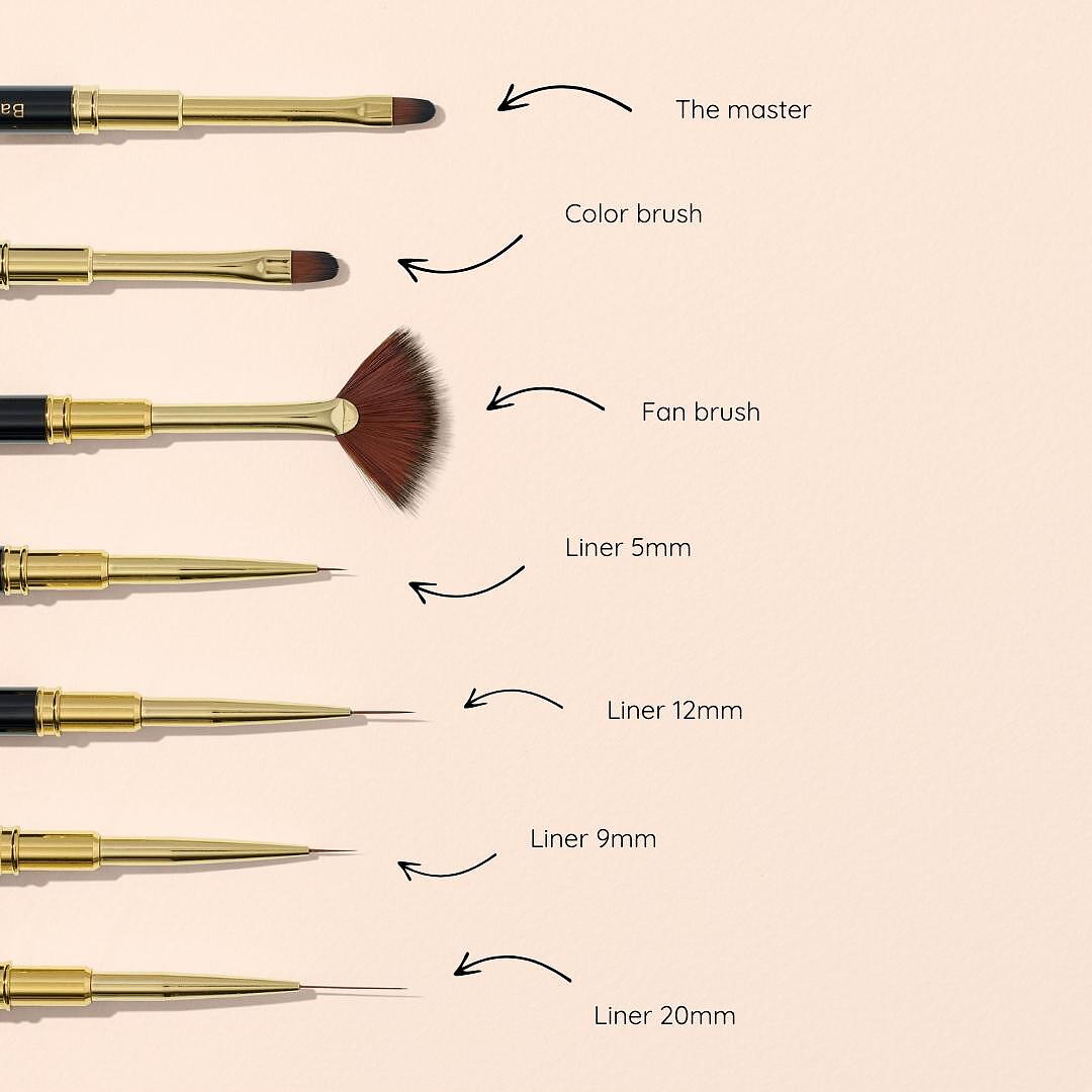 Luxury nail brush set 7 pcs + case